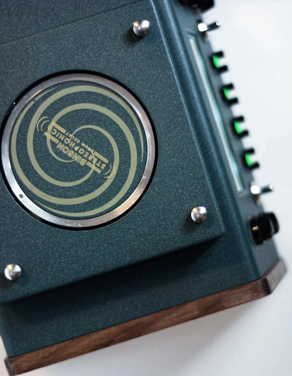 → T-REX EFFECTS ← Effect pedals for guitar and bass players!